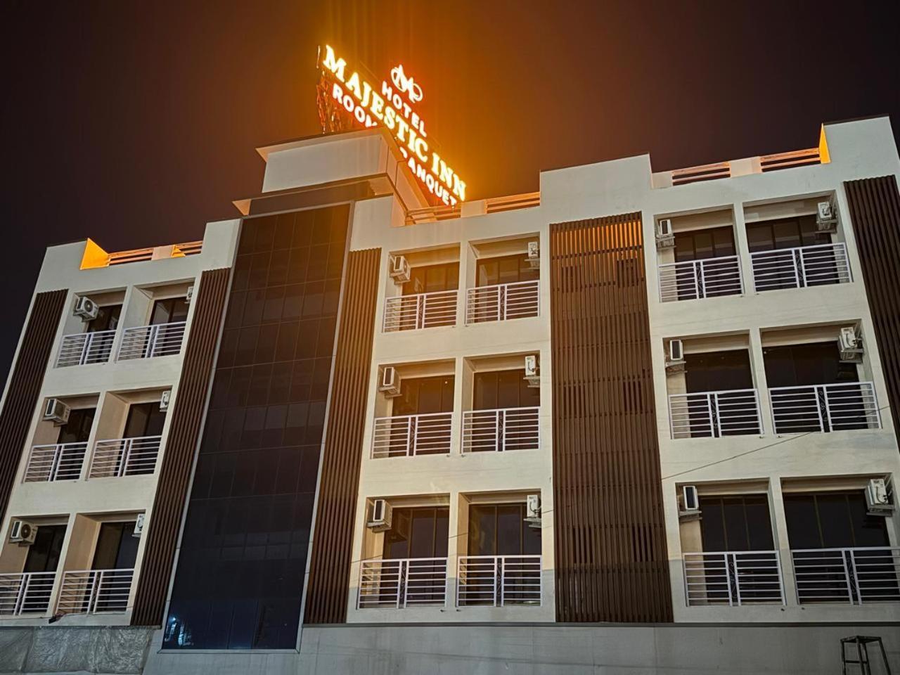 Majestic Inn Vasai Ngoại thất bức ảnh