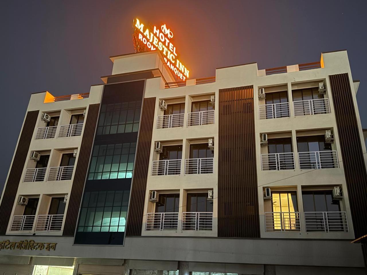 Majestic Inn Vasai Ngoại thất bức ảnh
