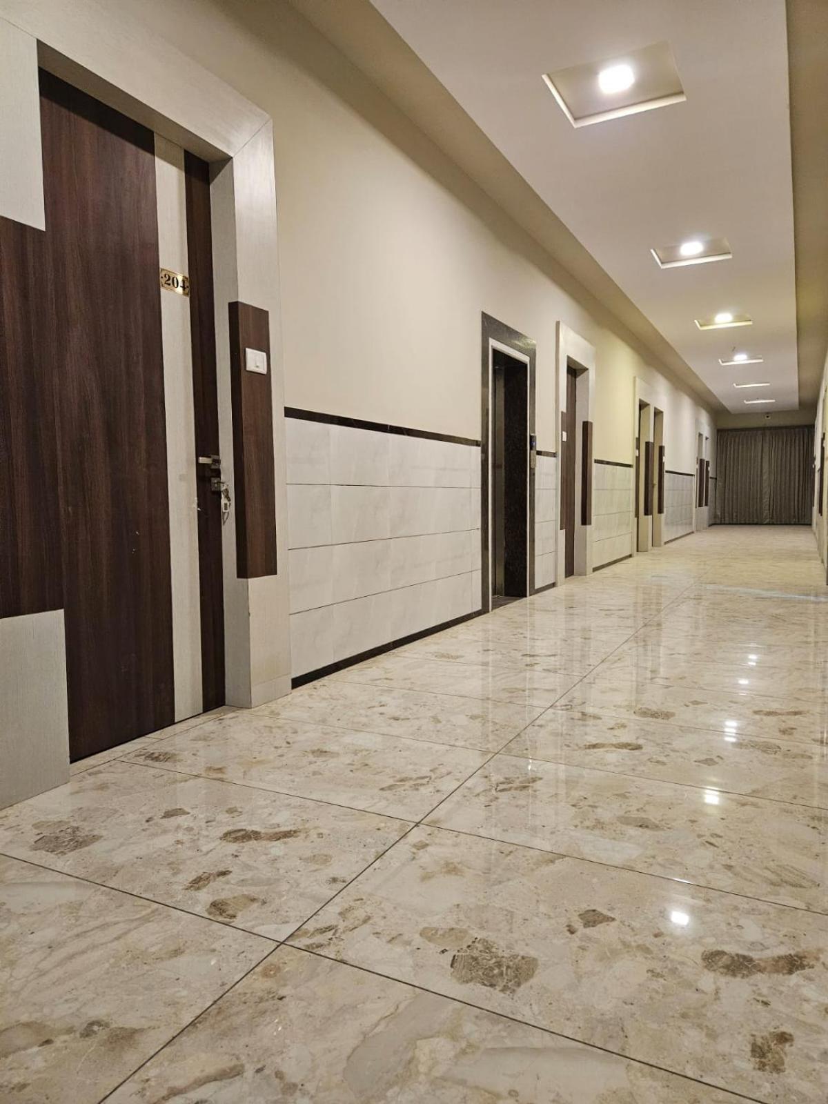 Majestic Inn Vasai Ngoại thất bức ảnh